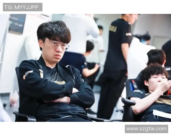 赛后分析:TES与V5对决中的战术较量与团队协作探讨